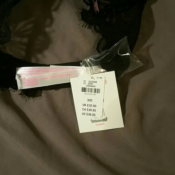 Victoria Secret - Picture 3 of 3